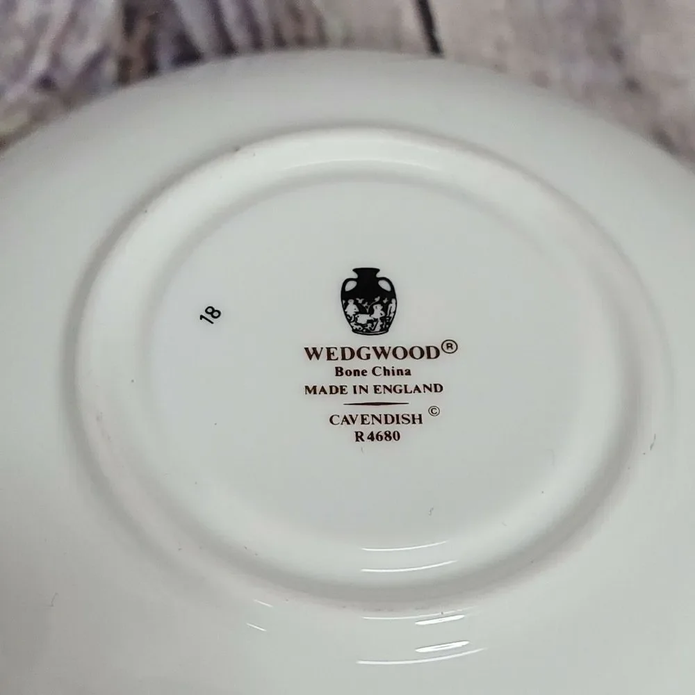 Wedgwood Cavendish Bone China Tea Cup and Saucer Set of 2 Navy Gold England‎